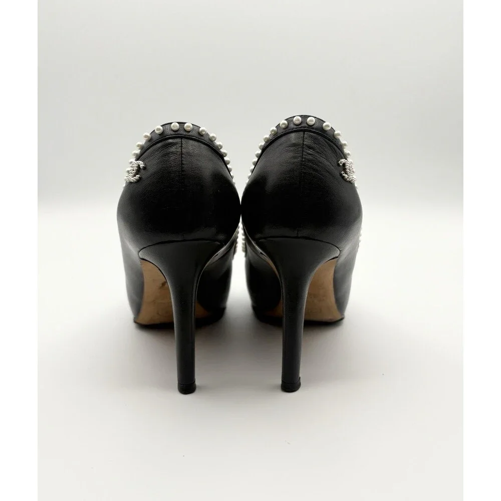 Chanel Black & Navy Cap Toe Heels Pearl Embellishments CC Logo Size EU 35.5
